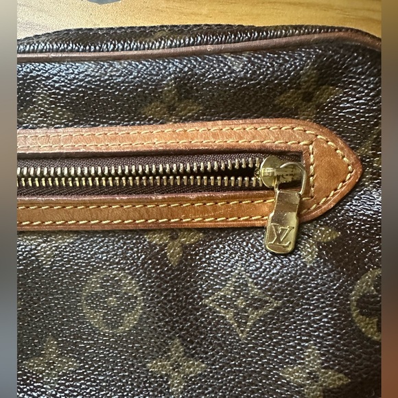 LOUIS VUITTON Marly Dragonne leather Monogram Brown Clutch Bag - Picture 4 of 16